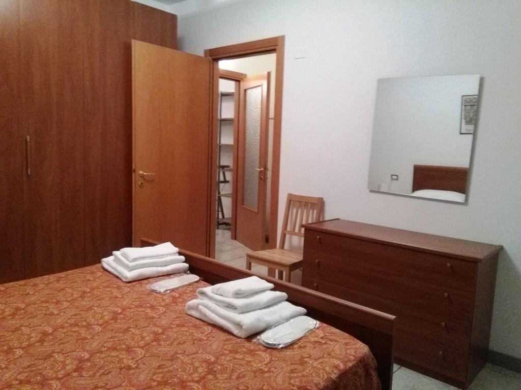 Residence Il Pino Саронно Экстерьер фото