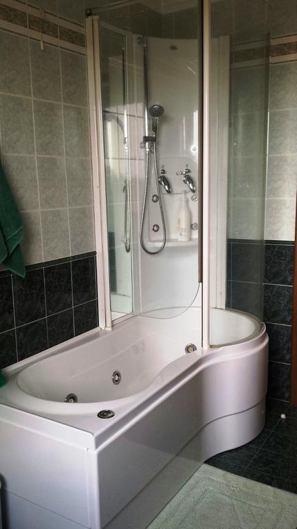 Residence Il Pino Саронно Экстерьер фото
