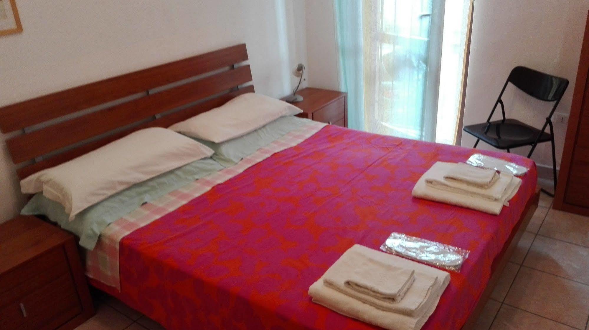 Residence Il Pino Саронно Экстерьер фото